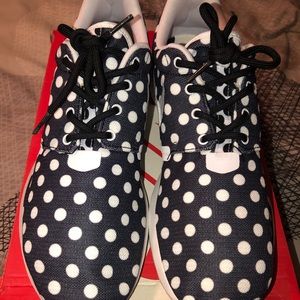 🔵 Polka Dot Nike Roshe Runs 🔵